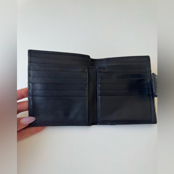 Gucci Embossed Black Leather Bifold Wallet - Picture 5 of 14